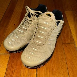 NWOB - Big kids Nike Air Max Plus - 7Y